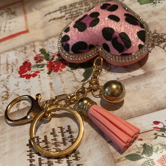 Leopard Heart Rhinestone Tassel Keychain - Picture 14 of 16